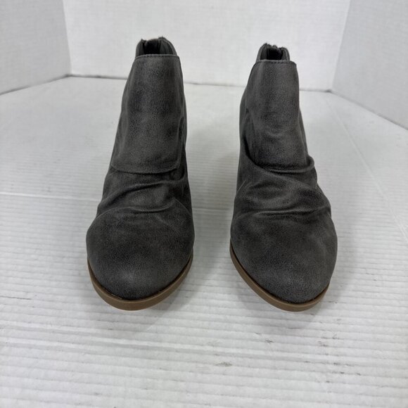 Report Clarice Women's 6.5 Wide  Heeled Short Bootie Gray NWOB + Small Flaw - Picture 6 of 16